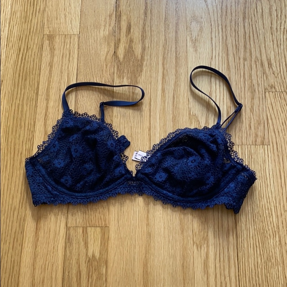 Victoria’s Secret navy blue bralette